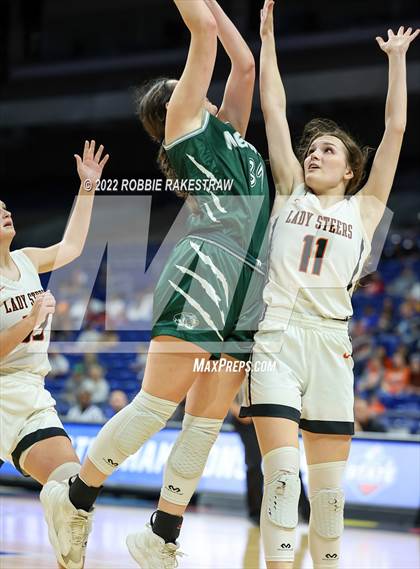 Thumbnail 2 in Robert Lee vs. Neches (UIL 1A State Semifinal) photogallery.