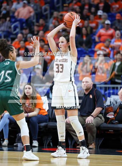 Thumbnail 3 in Robert Lee vs. Neches (UIL 1A State Semifinal) photogallery.