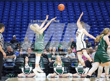 Thumbnail 3 in Robert Lee vs. Neches (UIL 1A State Semifinal) photogallery.
