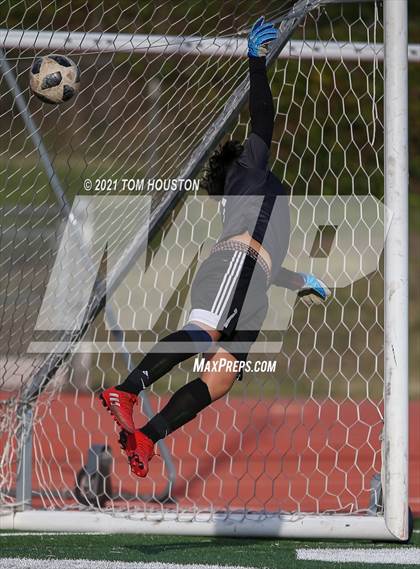 Thumbnail 2 in Monrovia vs Hesperia photogallery.