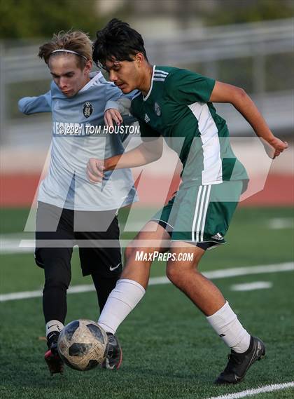 Thumbnail 3 in Monrovia vs Hesperia photogallery.