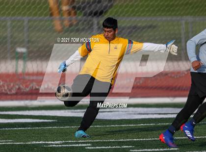 Thumbnail 3 in Monrovia vs Hesperia photogallery.