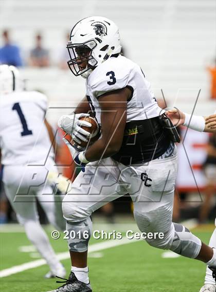 Thumbnail 3 in Fayetteville-Manlius vs. Gates Chili (Kickoff Classic) photogallery.