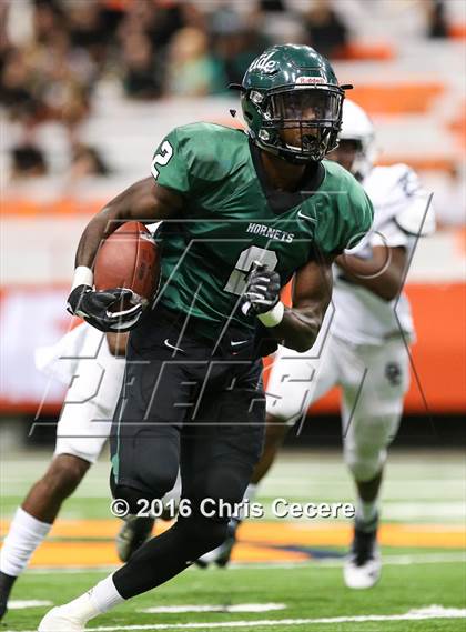 Thumbnail 1 in Fayetteville-Manlius vs. Gates Chili (Kickoff Classic) photogallery.
