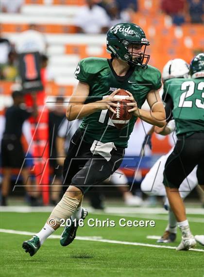 Thumbnail 1 in Fayetteville-Manlius vs. Gates Chili (Kickoff Classic) photogallery.