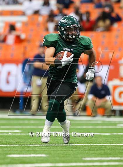 Thumbnail 2 in Fayetteville-Manlius vs. Gates Chili (Kickoff Classic) photogallery.