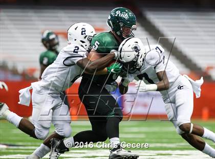 Thumbnail 2 in Fayetteville-Manlius vs. Gates Chili (Kickoff Classic) photogallery.
