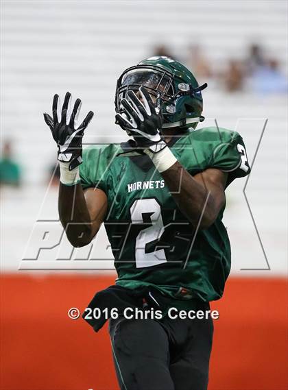 Thumbnail 3 in Fayetteville-Manlius vs. Gates Chili (Kickoff Classic) photogallery.
