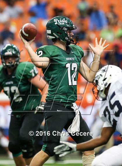 Thumbnail 3 in Fayetteville-Manlius vs. Gates Chili (Kickoff Classic) photogallery.