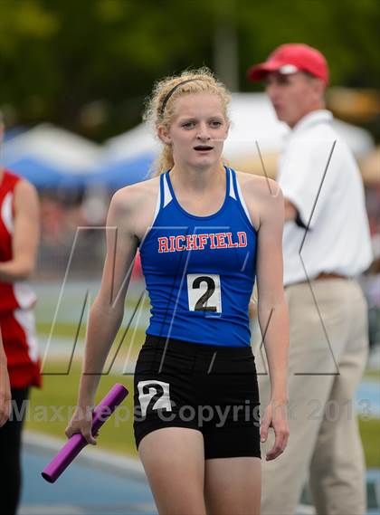 Thumbnail 1 in UHSAA 2A Track and Field Championships photogallery.