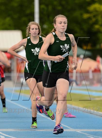 Thumbnail 1 in UHSAA 2A Track and Field Championships photogallery.