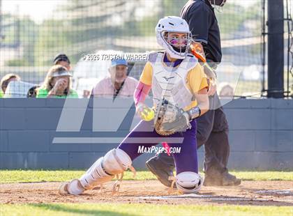 Thumbnail 2 in DeSoto Central vs. Oxford photogallery.