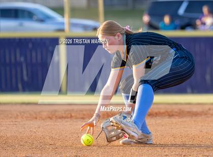 Thumbnail 3 in DeSoto Central vs. Oxford photogallery.