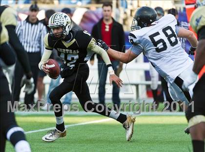 Thumbnail 3 in Central vs. Longmeadow (MIAA Division 1 West Final) photogallery.