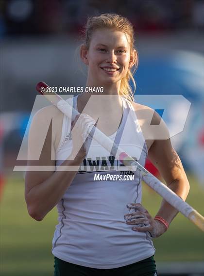 Thumbnail 2 in CIF State Finals (Pole Vault) photogallery.