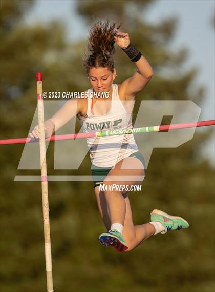 Thumbnail 2 in CIF State Finals (Pole Vault) photogallery.