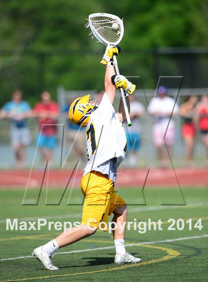 Thumbnail 2 in Staples @ Simsbury (CIAC Class L Quarterfinal) photogallery.