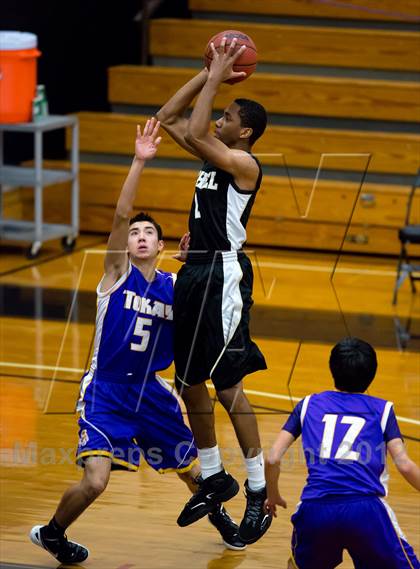Thumbnail 1 in Tokay vs. Bethel (McDonald's Classic) photogallery.
