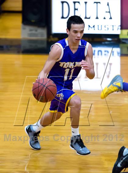 Thumbnail 1 in Tokay vs. Bethel (McDonald's Classic) photogallery.