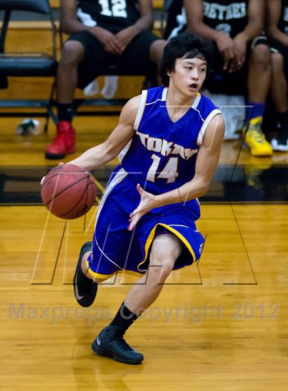 Thumbnail 2 in Tokay vs. Bethel (McDonald's Classic) photogallery.