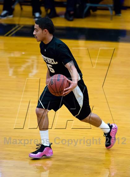 Thumbnail 2 in Tokay vs. Bethel (McDonald's Classic) photogallery.
