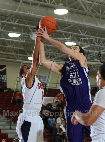 Thumbnail 2 in Bellarmine-Jefferson vs. Ridgeview (MaxPreps Holiday Classic) photogallery.