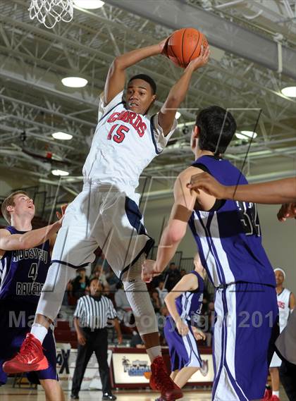Thumbnail 1 in Bellarmine-Jefferson vs. Ridgeview (MaxPreps Holiday Classic) photogallery.