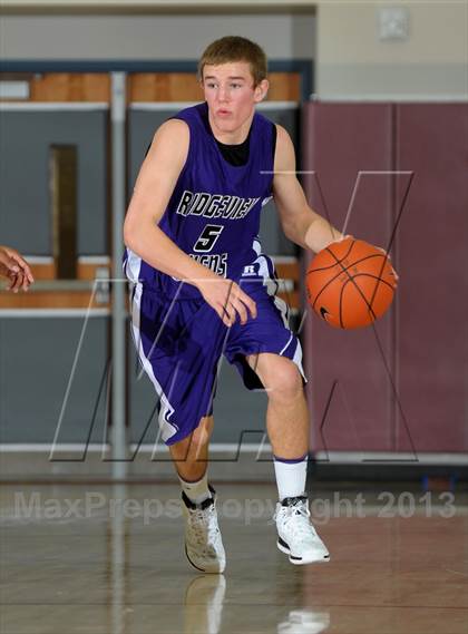 Thumbnail 3 in Bellarmine-Jefferson vs. Ridgeview (MaxPreps Holiday Classic) photogallery.
