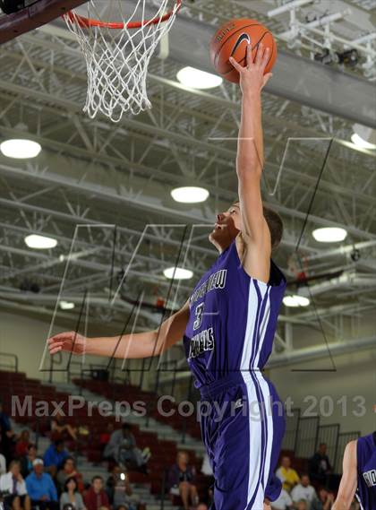 Thumbnail 3 in Bellarmine-Jefferson vs. Ridgeview (MaxPreps Holiday Classic) photogallery.