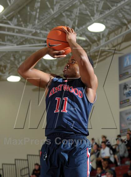 Thumbnail 1 in Bellarmine-Jefferson vs. Ridgeview (MaxPreps Holiday Classic) photogallery.