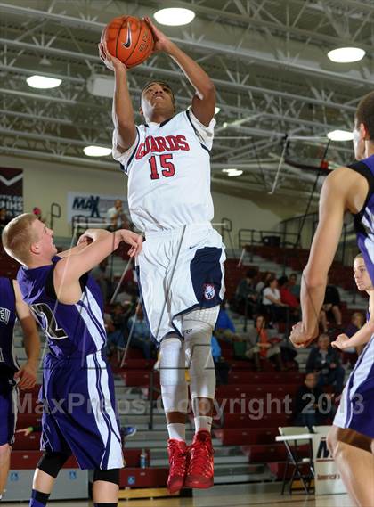 Thumbnail 3 in Bellarmine-Jefferson vs. Ridgeview (MaxPreps Holiday Classic) photogallery.