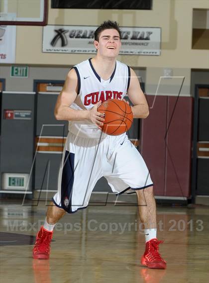 Thumbnail 2 in Bellarmine-Jefferson vs. Ridgeview (MaxPreps Holiday Classic) photogallery.