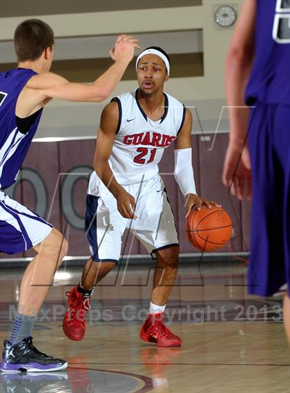 Thumbnail 2 in Bellarmine-Jefferson vs. Ridgeview (MaxPreps Holiday Classic) photogallery.