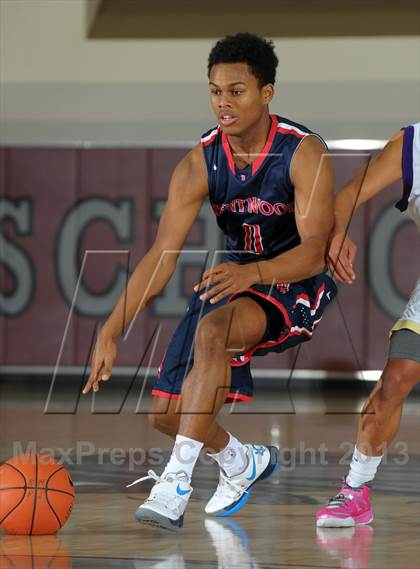 Thumbnail 3 in Bellarmine-Jefferson vs. Ridgeview (MaxPreps Holiday Classic) photogallery.
