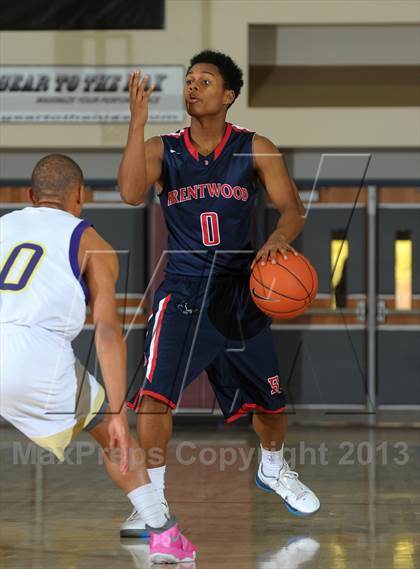 Thumbnail 2 in Bellarmine-Jefferson vs. Ridgeview (MaxPreps Holiday Classic) photogallery.
