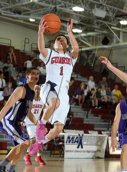 Thumbnail 2 in Bellarmine-Jefferson vs. Ridgeview (MaxPreps Holiday Classic) photogallery.