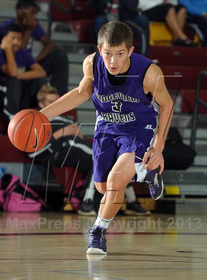 Thumbnail 3 in Bellarmine-Jefferson vs. Ridgeview (MaxPreps Holiday Classic) photogallery.