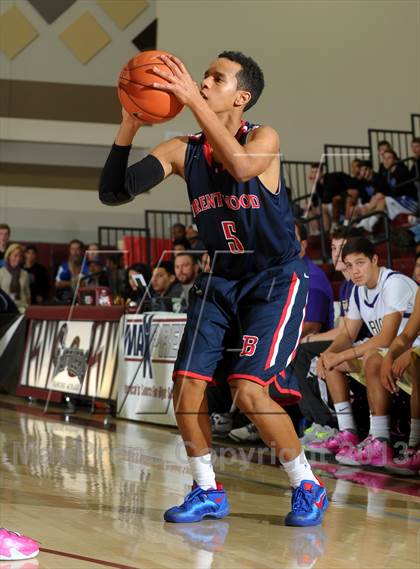 Thumbnail 2 in Bellarmine-Jefferson vs. Ridgeview (MaxPreps Holiday Classic) photogallery.