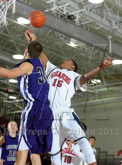 Thumbnail 1 in Bellarmine-Jefferson vs. Ridgeview (MaxPreps Holiday Classic) photogallery.
