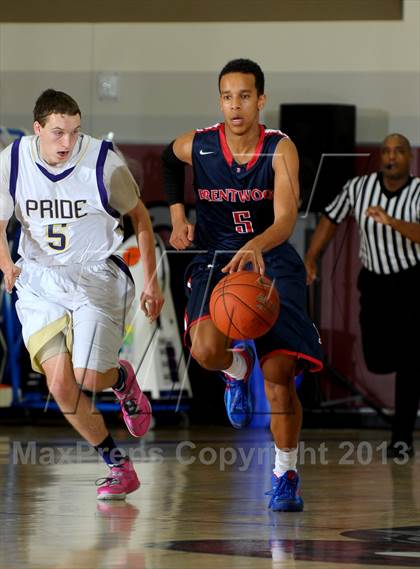 Thumbnail 3 in Bellarmine-Jefferson vs. Ridgeview (MaxPreps Holiday Classic) photogallery.