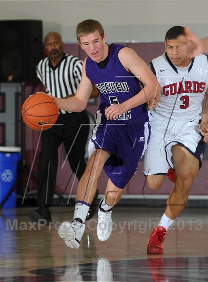 Thumbnail 1 in Bellarmine-Jefferson vs. Ridgeview (MaxPreps Holiday Classic) photogallery.