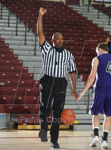 Thumbnail 1 in Bellarmine-Jefferson vs. Ridgeview (MaxPreps Holiday Classic) photogallery.
