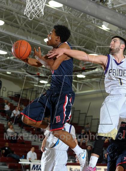 Thumbnail 1 in Bellarmine-Jefferson vs. Ridgeview (MaxPreps Holiday Classic) photogallery.