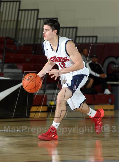 Thumbnail 3 in Bellarmine-Jefferson vs. Ridgeview (MaxPreps Holiday Classic) photogallery.