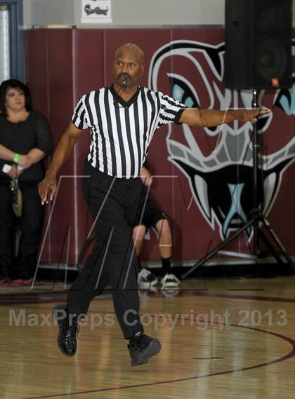 Thumbnail 3 in Bellarmine-Jefferson vs. Ridgeview (MaxPreps Holiday Classic) photogallery.
