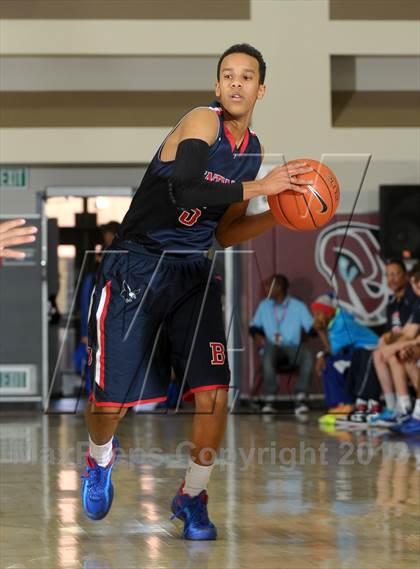Thumbnail 2 in Bellarmine-Jefferson vs. Ridgeview (MaxPreps Holiday Classic) photogallery.