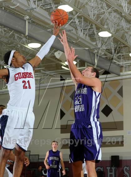 Thumbnail 2 in Bellarmine-Jefferson vs. Ridgeview (MaxPreps Holiday Classic) photogallery.
