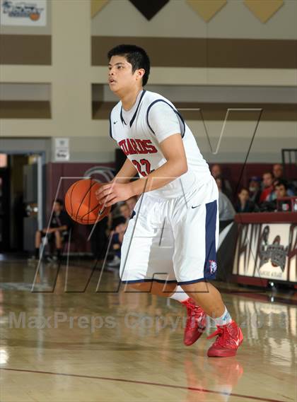Thumbnail 2 in Bellarmine-Jefferson vs. Ridgeview (MaxPreps Holiday Classic) photogallery.