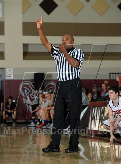 Thumbnail 3 in Bellarmine-Jefferson vs. Ridgeview (MaxPreps Holiday Classic) photogallery.
