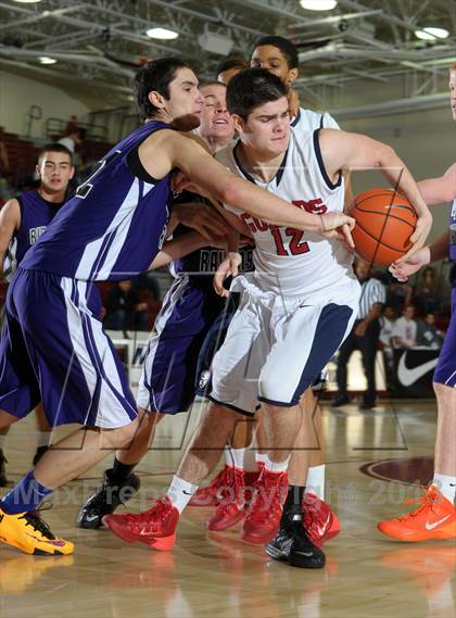 Thumbnail 2 in Bellarmine-Jefferson vs. Ridgeview (MaxPreps Holiday Classic) photogallery.